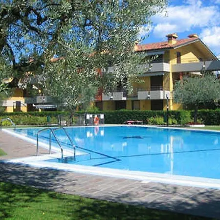 Discovery Flat With Pool & Bikes