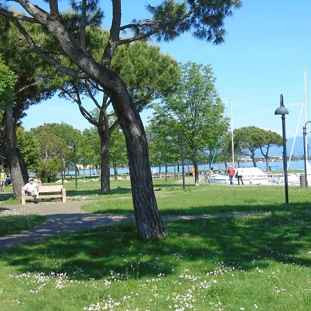 Apartment Discovery Flat With Pool & Bikes Sirmione